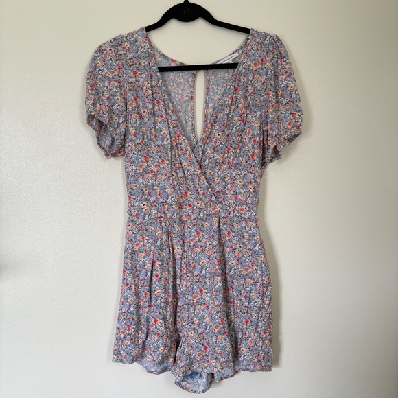 American Eagle Outfitters Pants - American Eagle Outfitters | Floral Romper | Size S